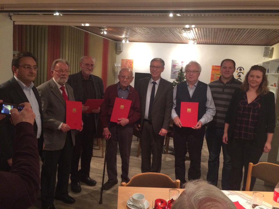 Von links nach rechts: Sükrü Senkal (Vorsitzender Ortsverein Huchting-Golland und MdBB), Wolfgang Soppa, Heinz Wilhelm Althaus , Karl-Heinz Jordan, Dr. Carsten Sieling (Bürgermeister Bremen), Hubert Resch, Torben Fangmann, Danielle Cikryt (beide stellvert