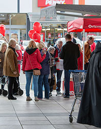Wahlkampfstand am Roland Center